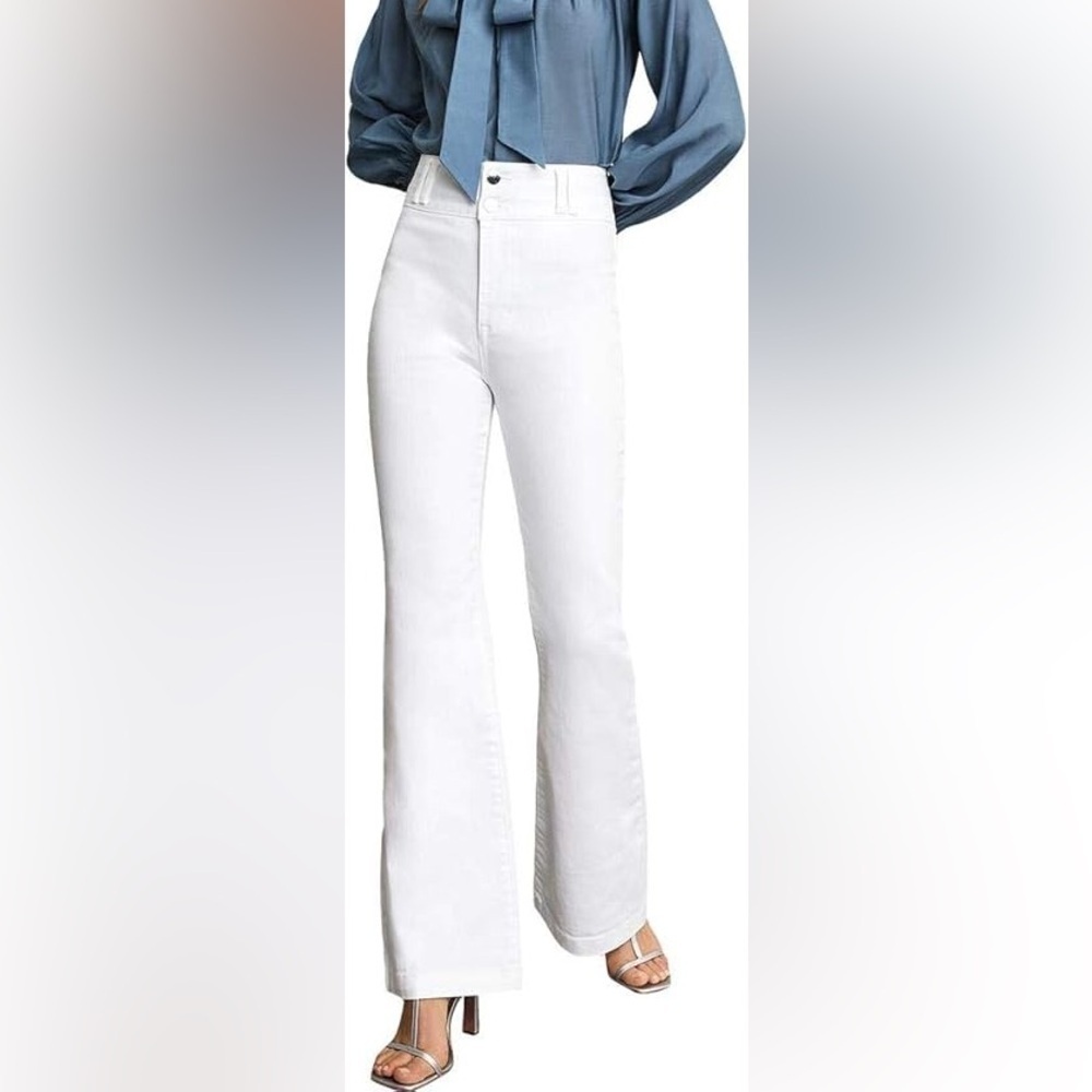 🤍HOST PICK BCBGMAXAZRIA NWOT White High Rise Flared Denim Jeans, Size 29